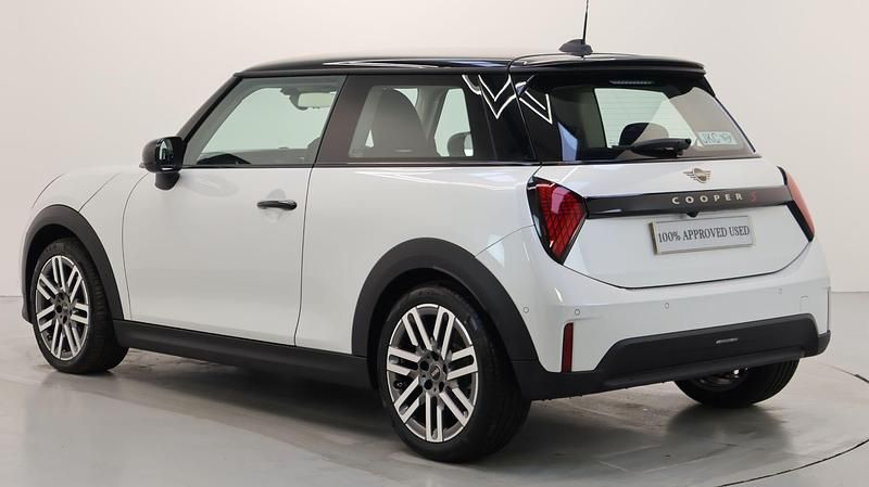Used Mini Cooper S Hatch 201 HP (147 kW) 2025 White Hatchback