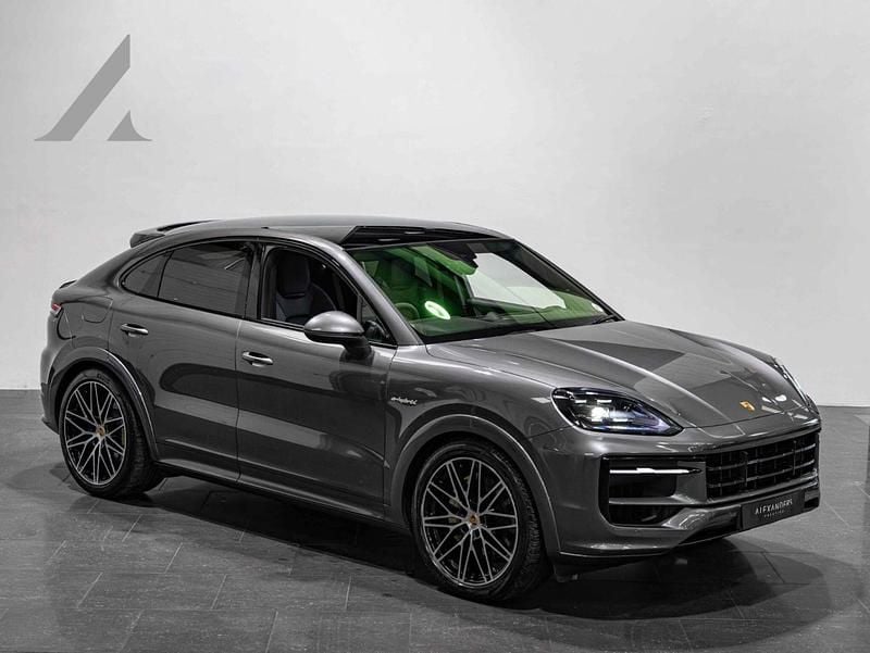 Grey Used 2023 Porsche Cayenne SUV | £79,895 - Image 1/4
