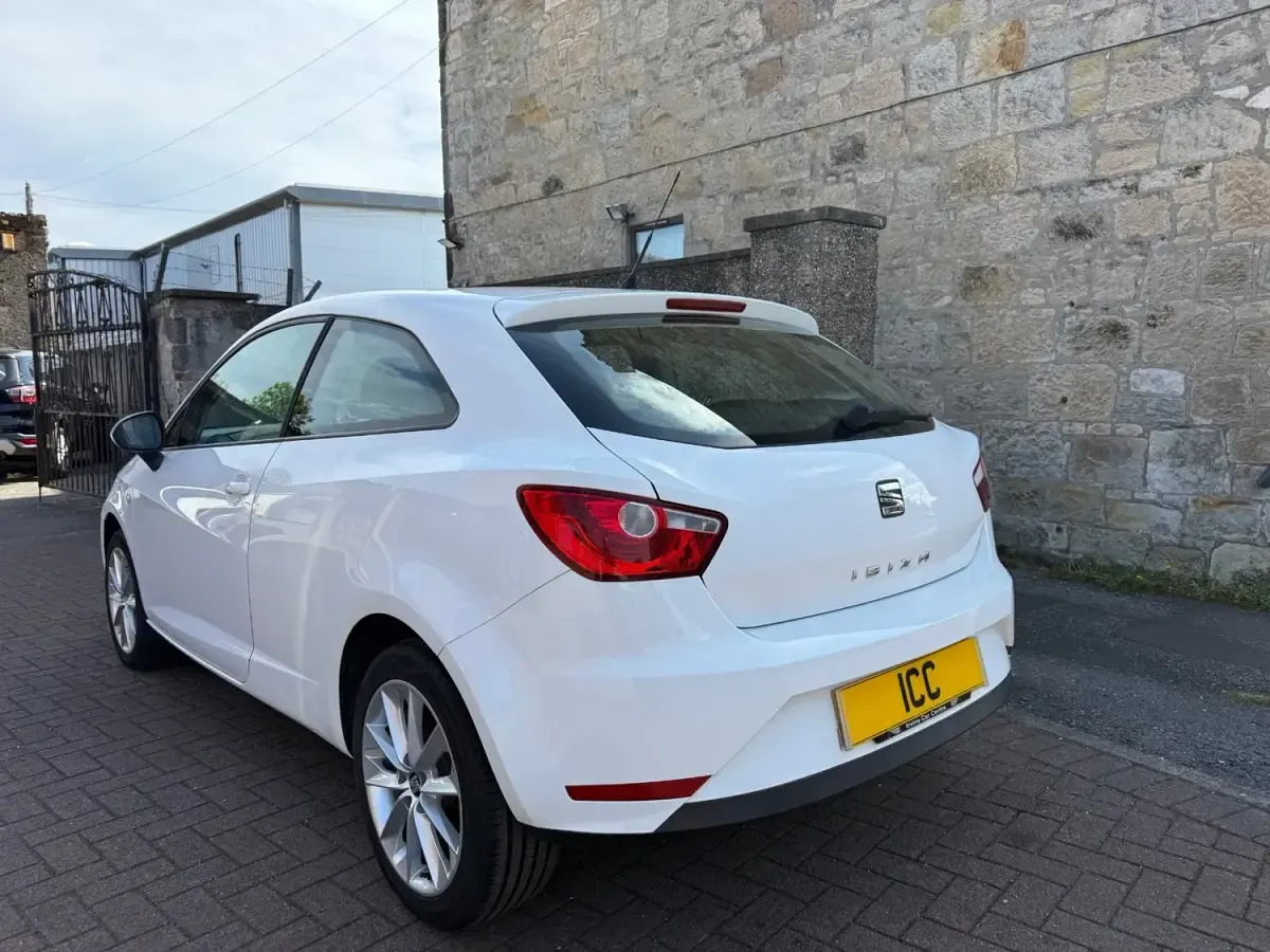 Używany Seat Ibiza 2015 Biały Hatchback