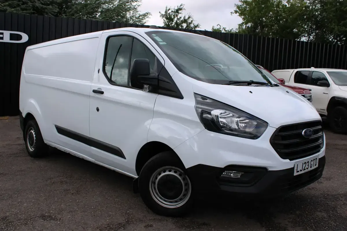 Used Ford Transit Custom 130 HP (95 kW) 2023 White Van