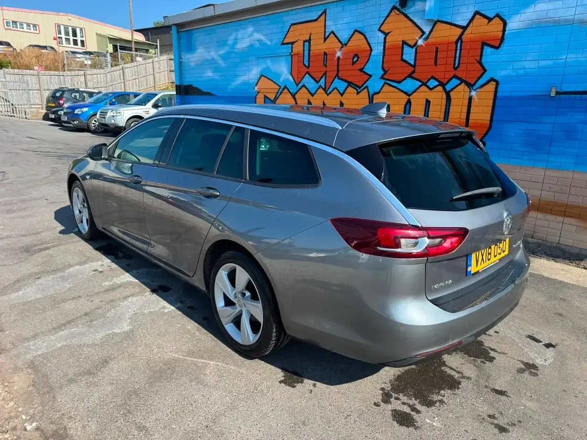 Used Vauxhall Insignia SRi 170 HP (125 kW) 2018 Grey Estate
