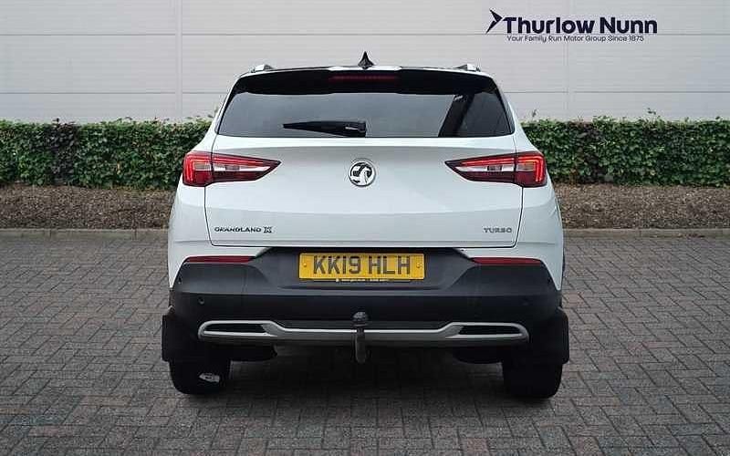 Used Vauxhall Grandland X Sport 131 HP (96 kW) 2019 White SUV