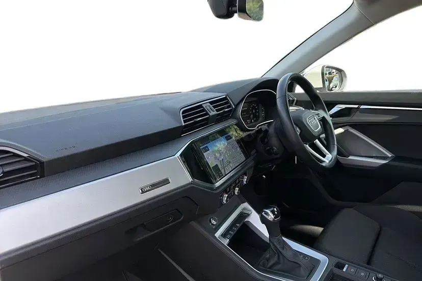 Used Audi Q3 Sport 150 HP (110 kW) 2022 Ibis white SUV