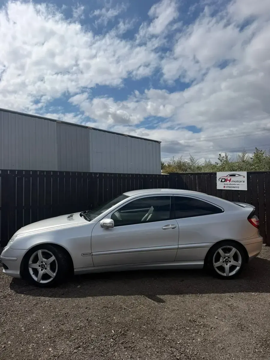 Used Mercedes C180 143 HP (105 kW) 2006 Silver Coupe