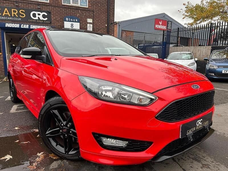 Red Used 2016 Ford Focus Zetec Hatchback | £7,395 (Fair price) - Image 1/4