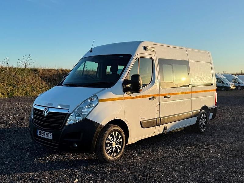 Used Vauxhall Movano 130 HP (95 kW) 2018 White MPV
