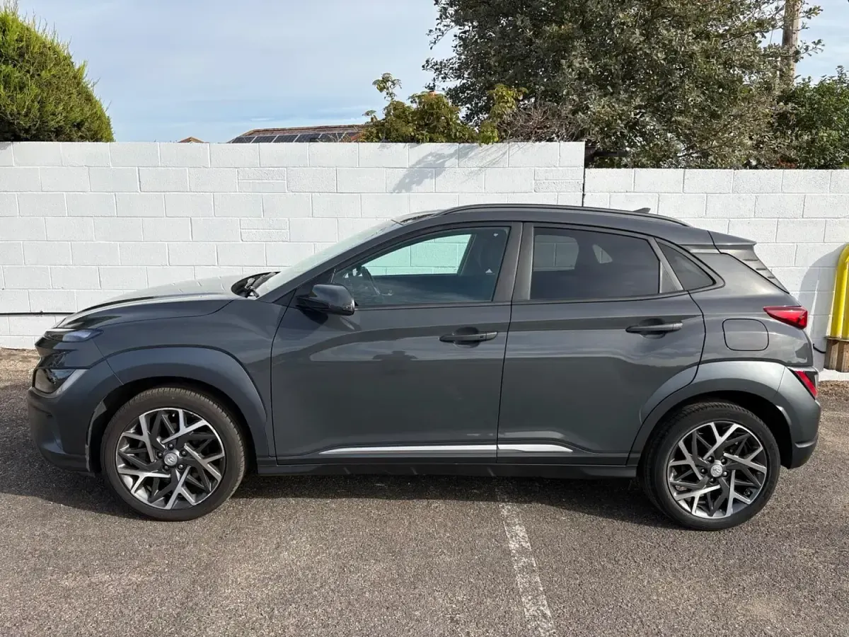 Used Hyundai Kona Premium 141 HP (103 kW) 2023 Grey SUV