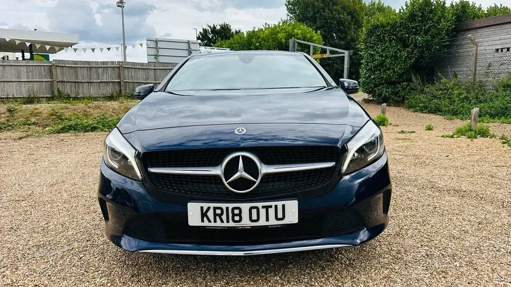 Used Mercedes A180 Sport Edition 120 HP (88 kW) 2018 Blue Hatchback