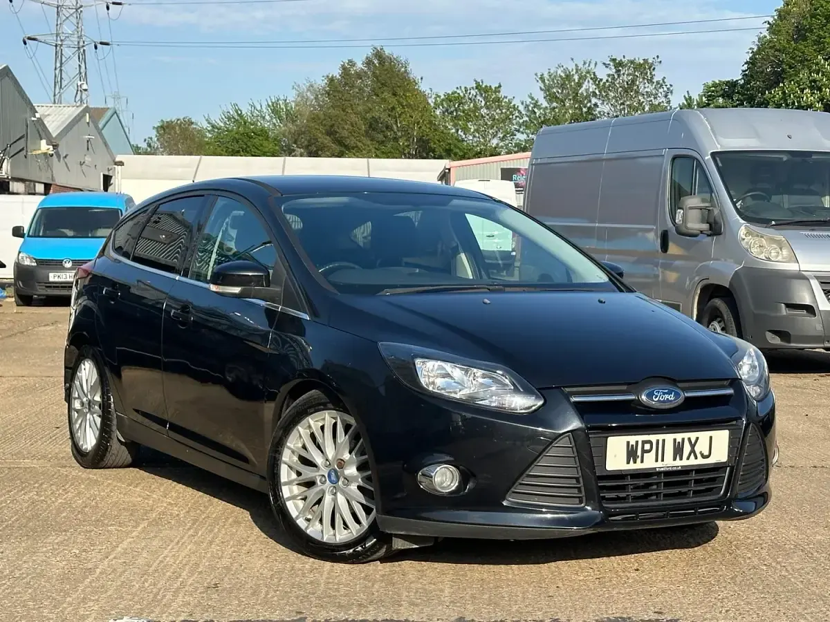 Used Ford Focus Zetec 115 HP (84 kW) 2011 Black Hatchback