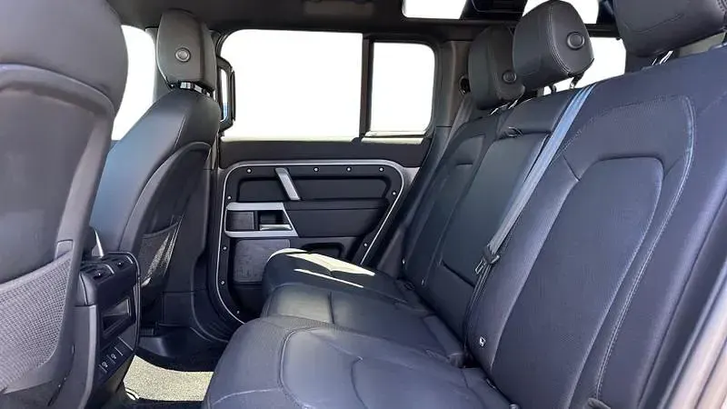 Used Land Rover Defender SE Dynamic 2024 Grey SUV