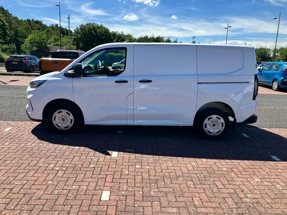 Used Ford Transit Custom Trend 136 HP (100 kW) 2024 White Van