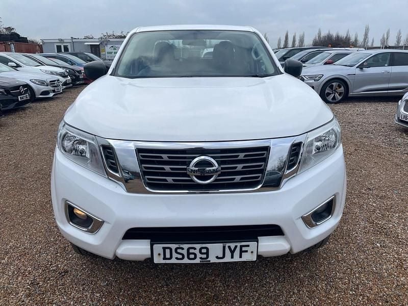 Used Nissan Navara Acenta 2019 White Pickup