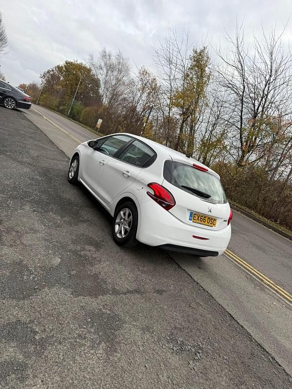 Used Peugeot 208 Active 2016 White Hatchback