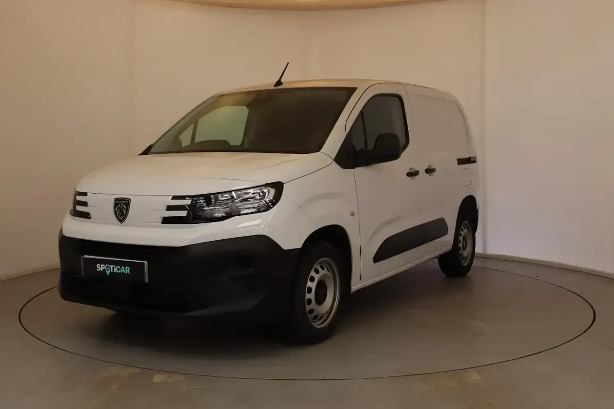Used Peugeot Partner S 101 HP (74 kW) 2024 White MPV