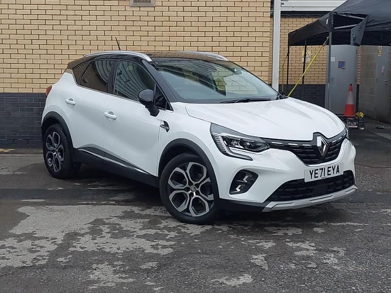 Used Renault Captur Version S 140 HP (102 kW) 2021 White SUV