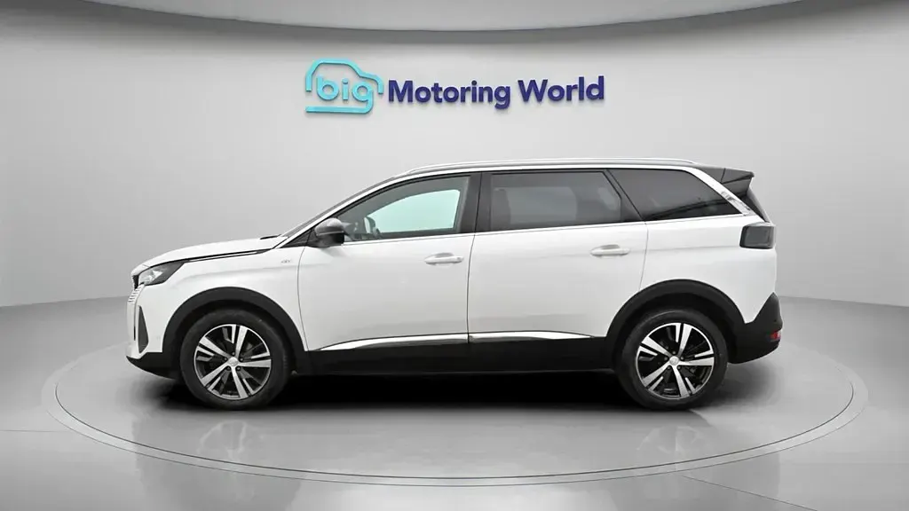 Second-hand Peugeot 5008 GT 130 CP (95 kW) 2023 Alb SUV