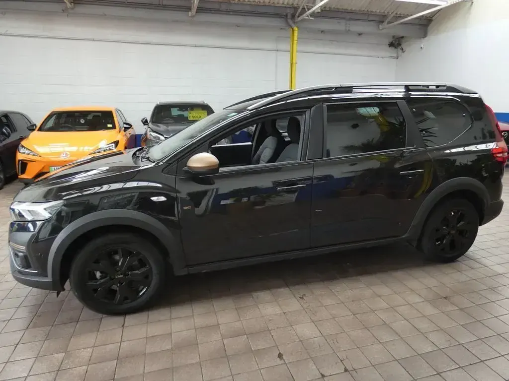 Used Dacia Jogger Extreme 110 HP (80 kW) 2024 Black MPV