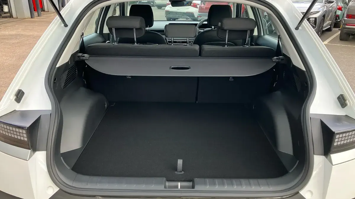 New Hyundai Ioniq Advanced 125 kW (170 HP) 2026 Special solid  atlas white Hatchback