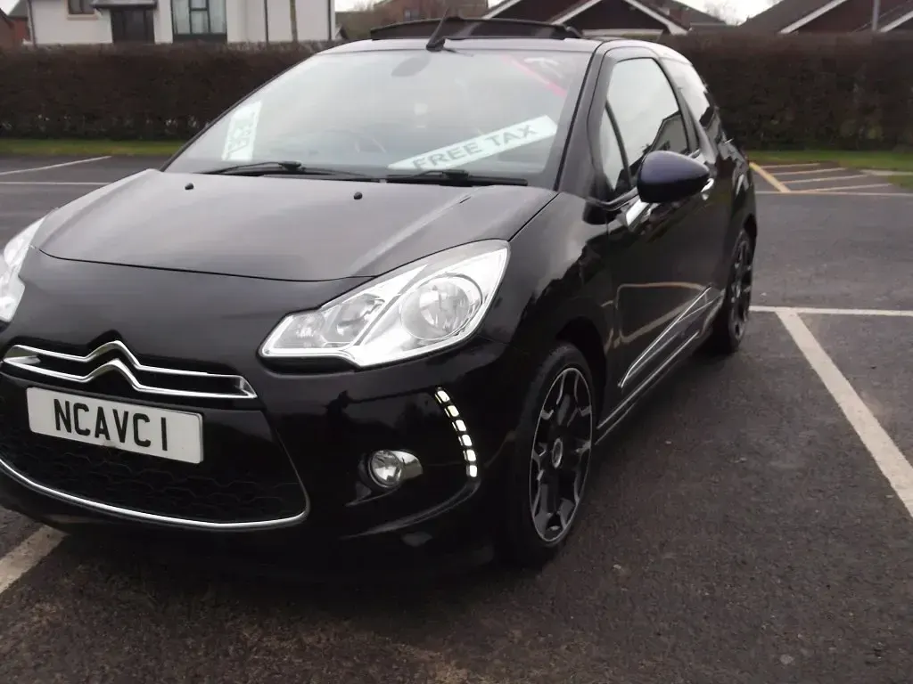 Begagnad Citroën DS3 Cabriolet 2014 Svart Cab