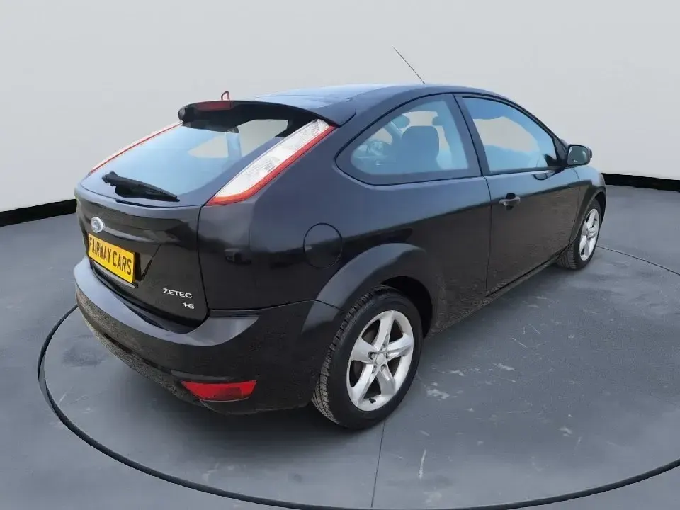 Używany Ford Focus Zetec 2008 Czarny Hatchback
