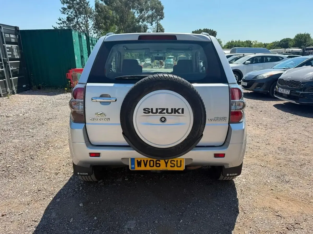 Used Suzuki Grand Vitara 107 HP (78 kW) 2006 Silver SUV