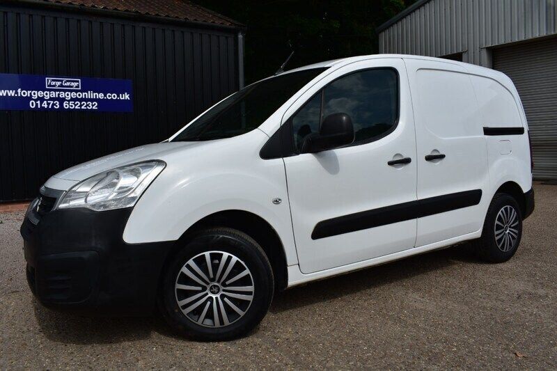 White Used 2016 Peugeot Partner MPV | £4,995 (Fair price) - Image 1/4