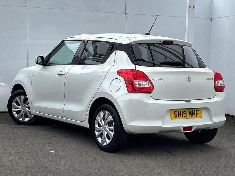 Used Suzuki Swift SZ3 90 HP (66 kW) 2019 White Hatchback