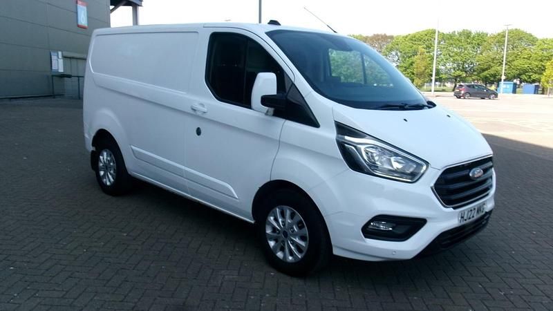 Begagnad Ford Transit Custom Limited 170 HK (125 kW) 2022 Vit Van