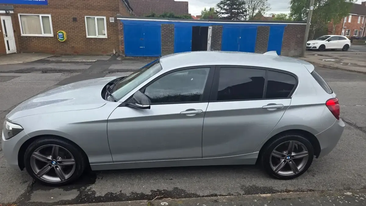 Usado BMW 116 Sport Line 2015 Plateado Utilitario
