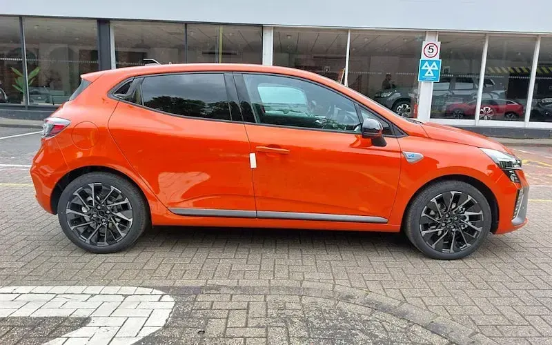 New Renault Clio Iconic Esprit Alpine 143 HP (105 kW) 2026 Hatchback