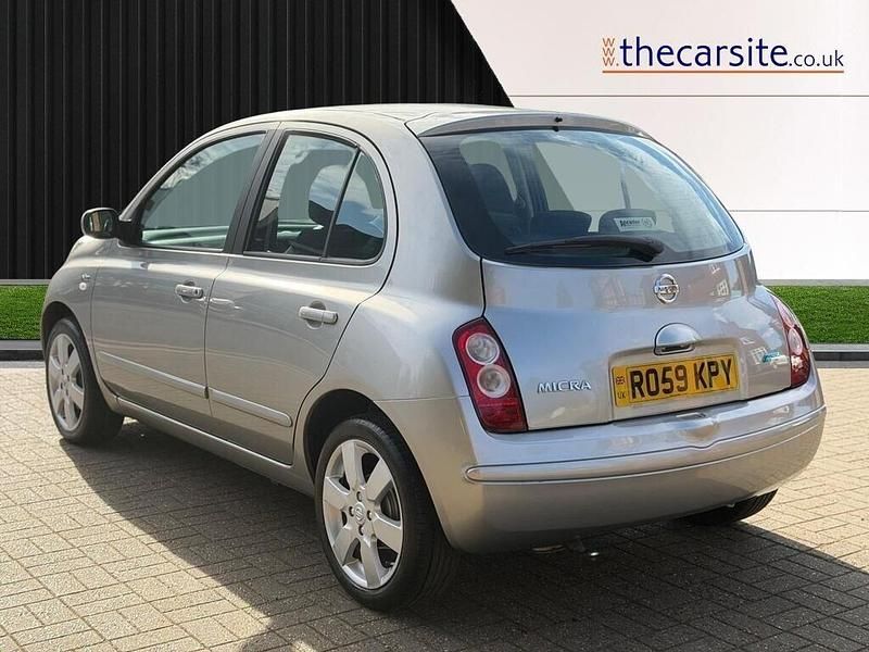 Begagnad Nissan Micra N-TEC 80 HK (58 kW) 2009 Silver Halvkombi