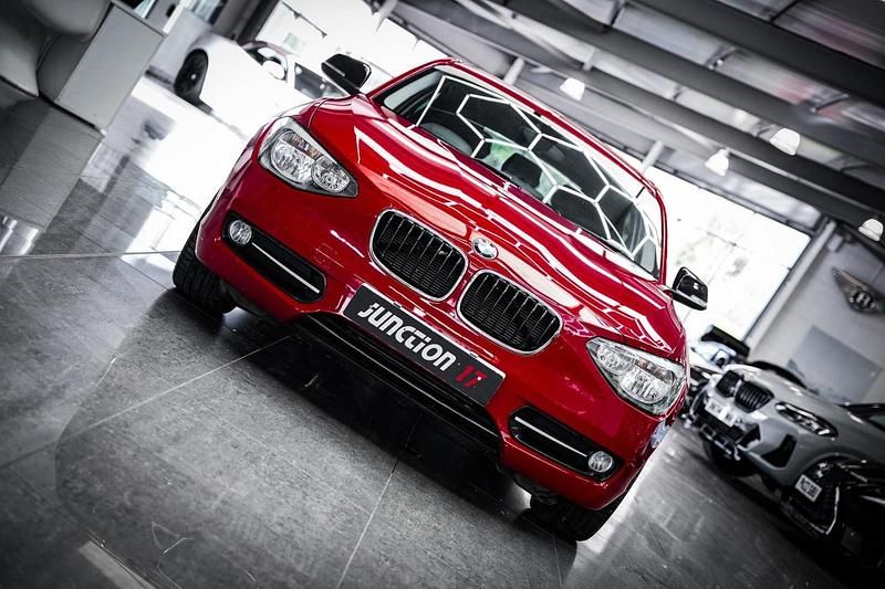 Used BMW 118 Sport Line 2013 Red Hatchback