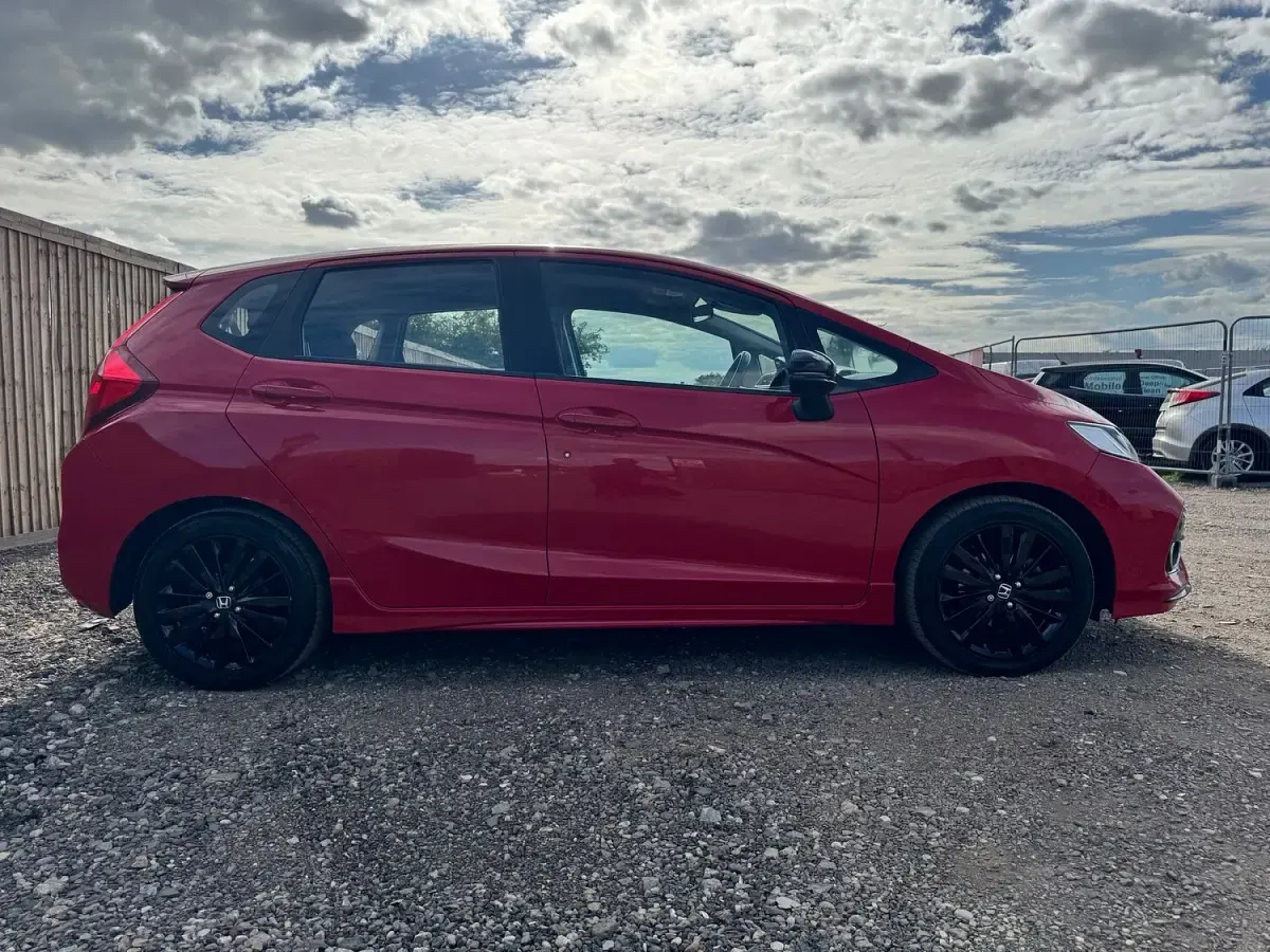 Used Honda Jazz Sport 130 HP (95 kW) 2018 Red Hatchback