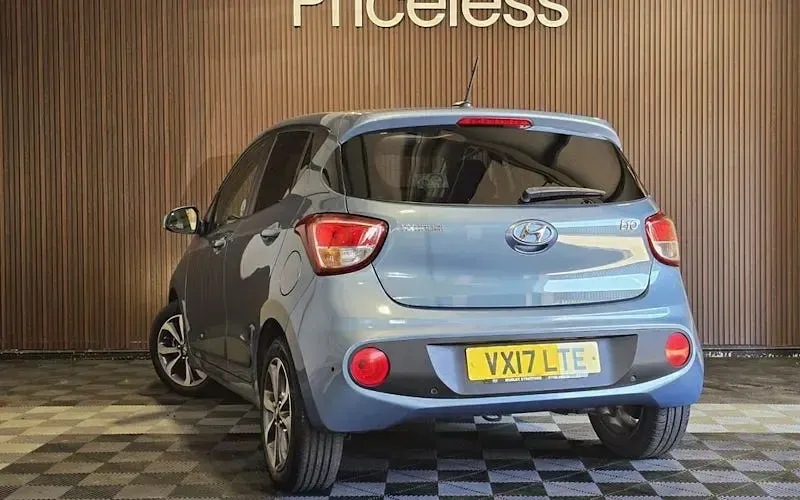 Used Hyundai i10 Premium SE 88 HP (64 kW) 2017 Blue Hatchback