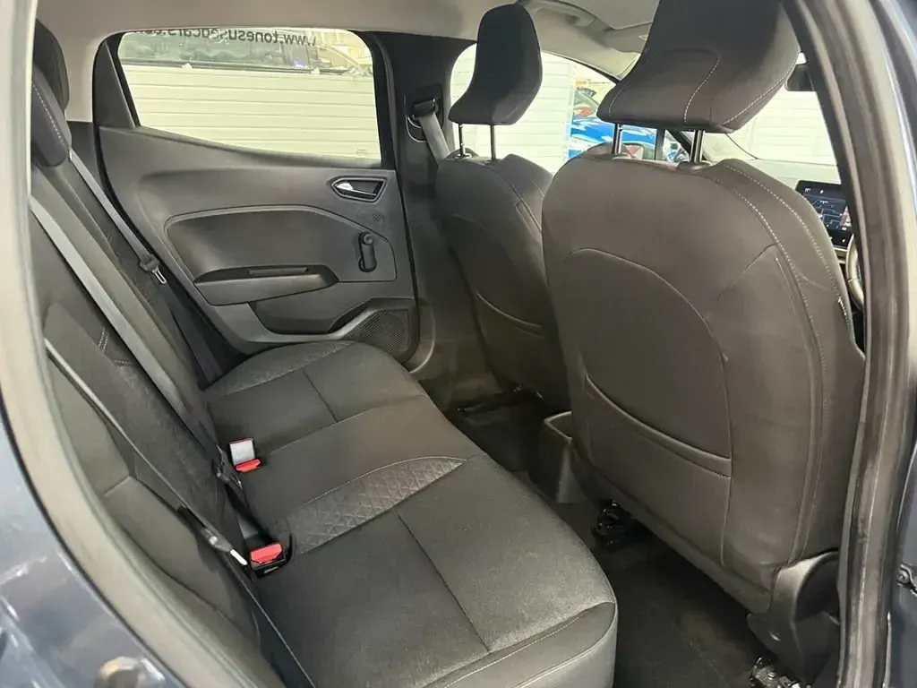 Używany Renault Clio V Iconic 100 KM (73 kW) 2020 Szary Hatchback