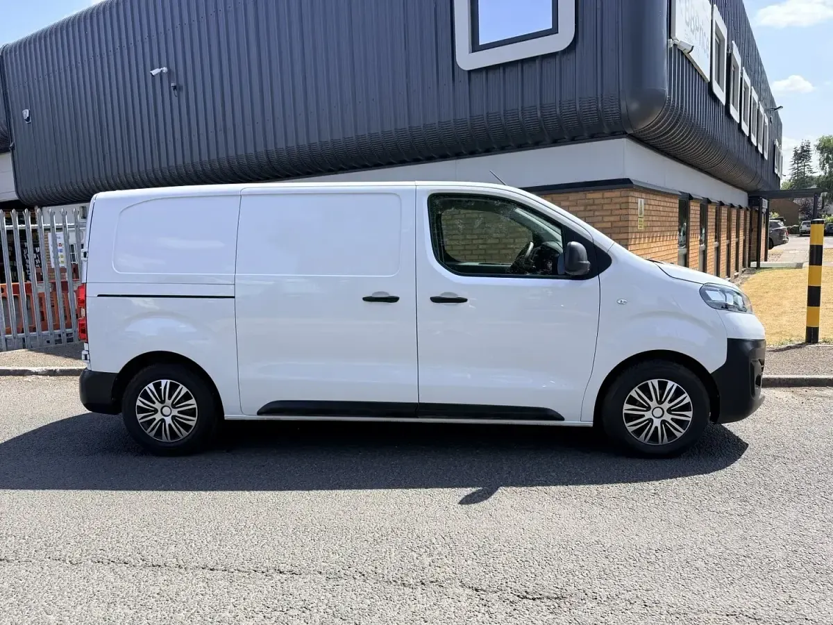 Used Vauxhall Vivaro 2022 White MPV