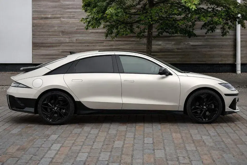 Used Hyundai Ioniq 6 Edition 239 kW (325 HP) 2023 Gold Sedan