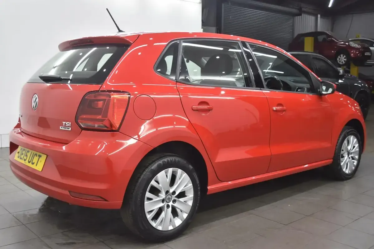 Used VW Polo SE 75 HP (55 kW) 2015 Red Hatchback