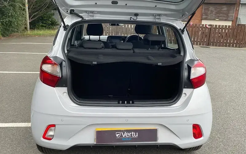 Used Hyundai i10 Advanced 63 HP (46 kW) 2025 Grey Hatchback