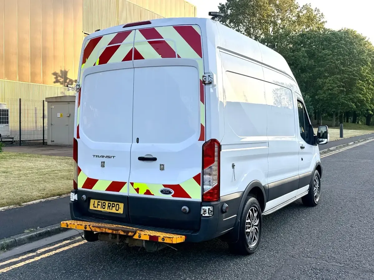 Used Ford Transit 130 HP (95 kW) 2018 White Van