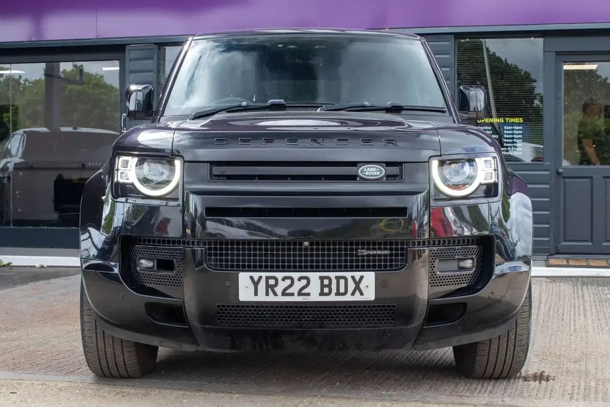 Used Land Rover Defender HSE Dynamic 404 HP (297 kW) 2022 Black SUV