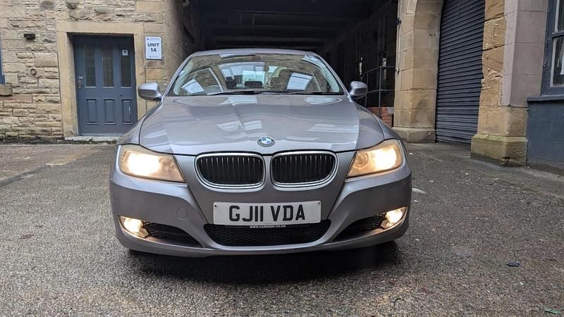 Grey Used 2011 BMW 320 Sedan | £2,295 (Good price) - Image 1/4