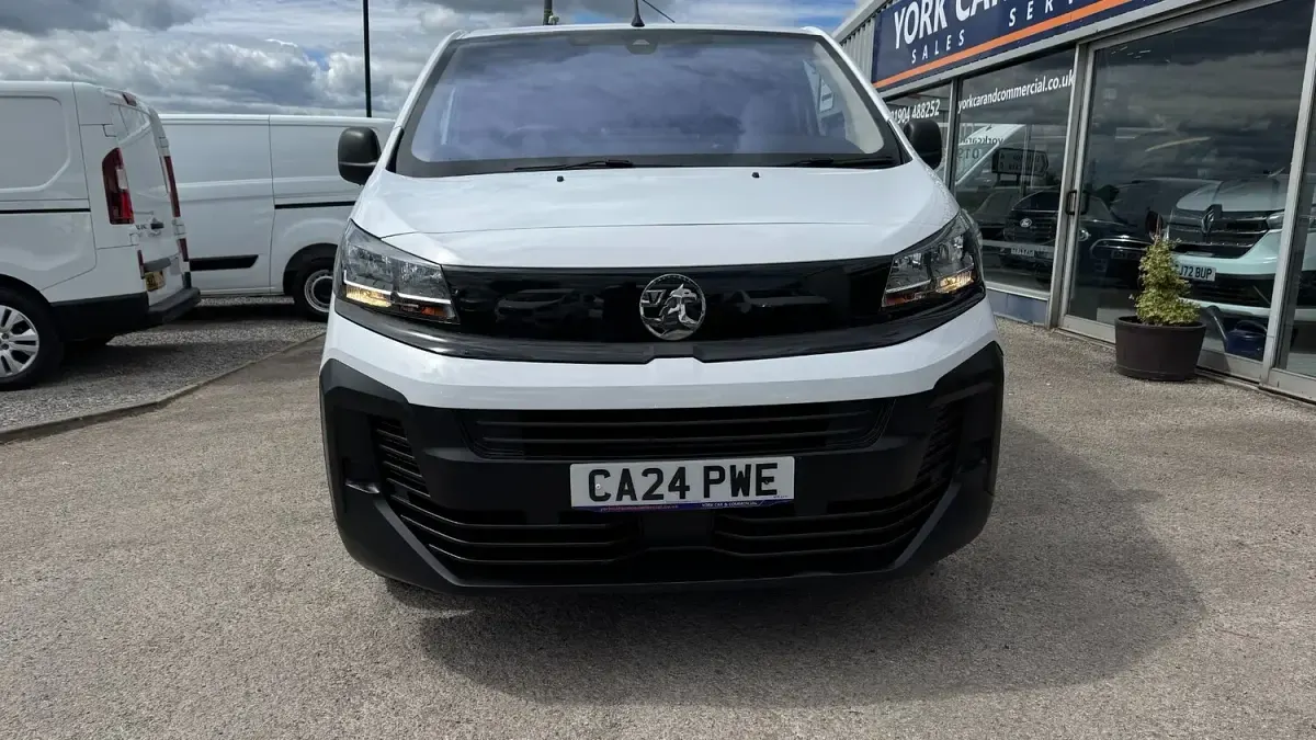 Used Vauxhall Vivaro S 2024 White MPV