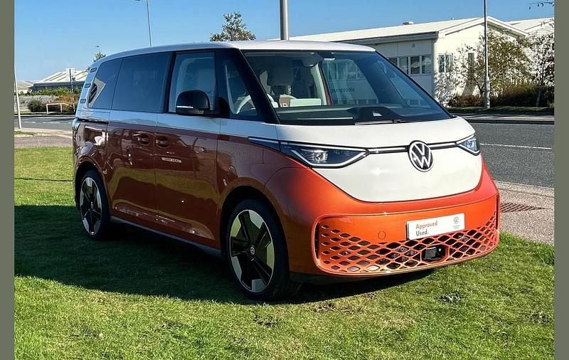 White Used 2024 VW ID. Buzz Pro MPV | £48,999 - Image 1/4