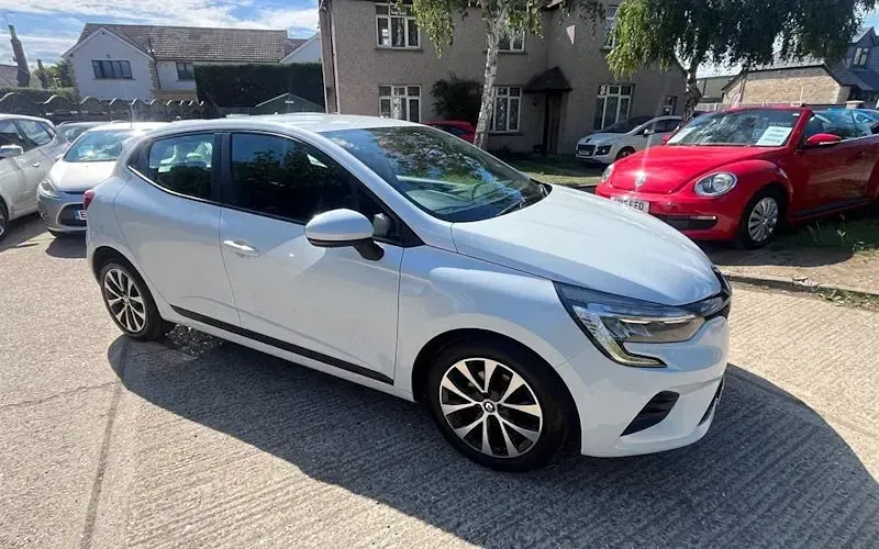 Used Renault Clio Iconic 90 HP (66 kW) 2021 Hatchback