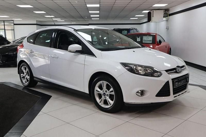 White Used 2014 Ford Focus Zetec Hatchback | £2,449 (Good price) - Image 1/4
