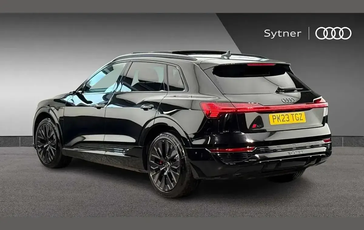 Used Audi Q8 e-tron Advanced 300 kW (408 HP) 2023 Black SUV