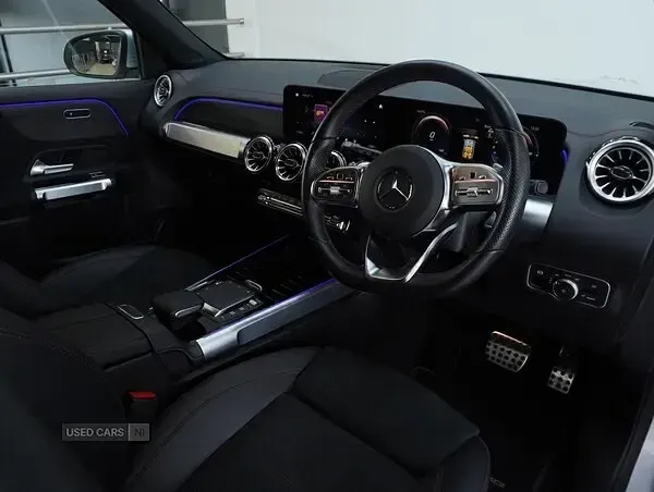 Usado Mercedes EQB300 AMG line 167 kW (228 HP) 2023 Prateado SUV