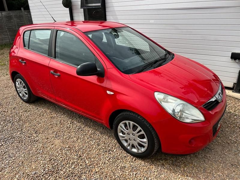 Red Used 2009 Hyundai i20 Classic Hatchback | £2,995 (Fair price) - Image 1/4