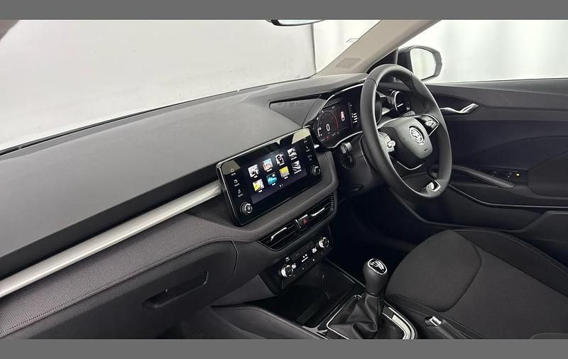 Used Skoda Fabia Design Edition 94 HP (69 kW) 2025 Moon white metallic black magic pearl effect Hatchback